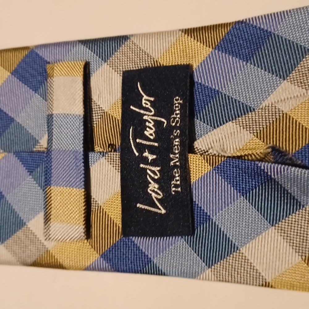 Lord & Taylor The Men's Shop Silk Tie - Picture 5 of 11